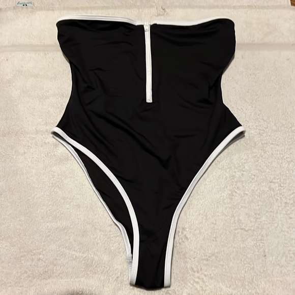 SKIMS Other - Skims ZIP-UP SWIM STRAPLESS ONE PIECE